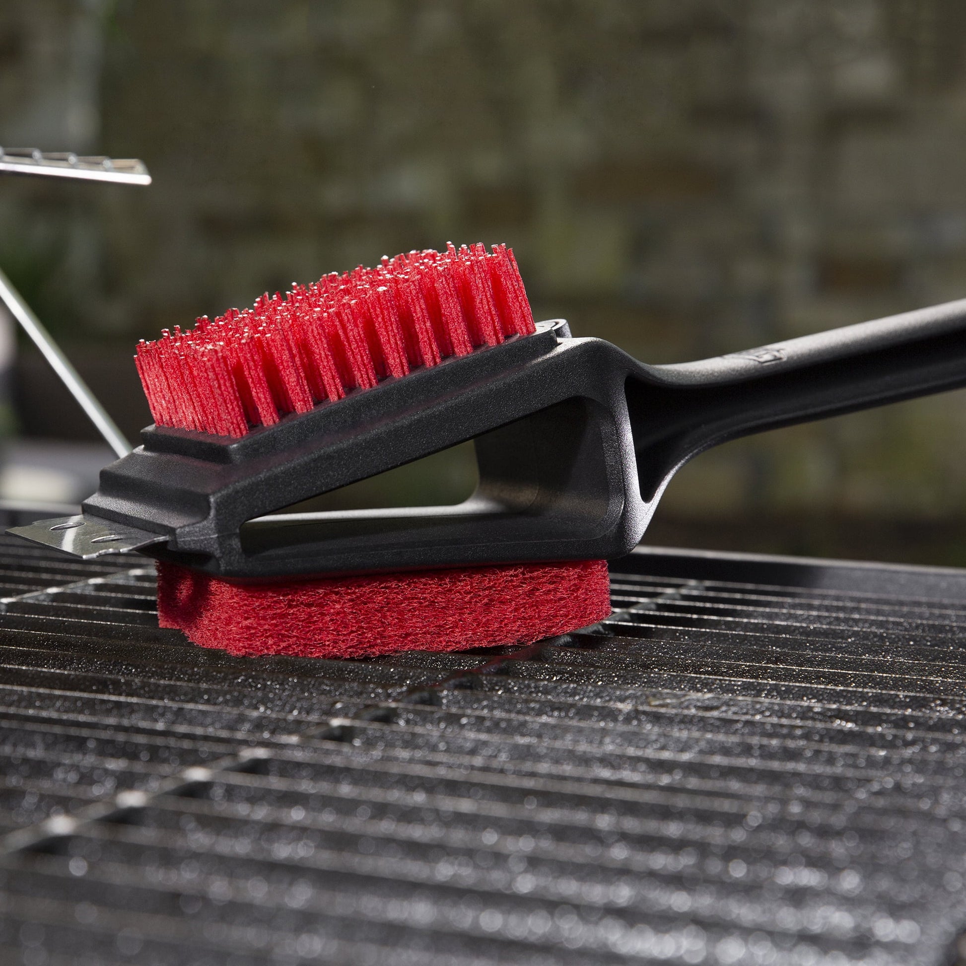 3 in 1 Cleaning Cold Grill Brush with Stainless Steel Scraper