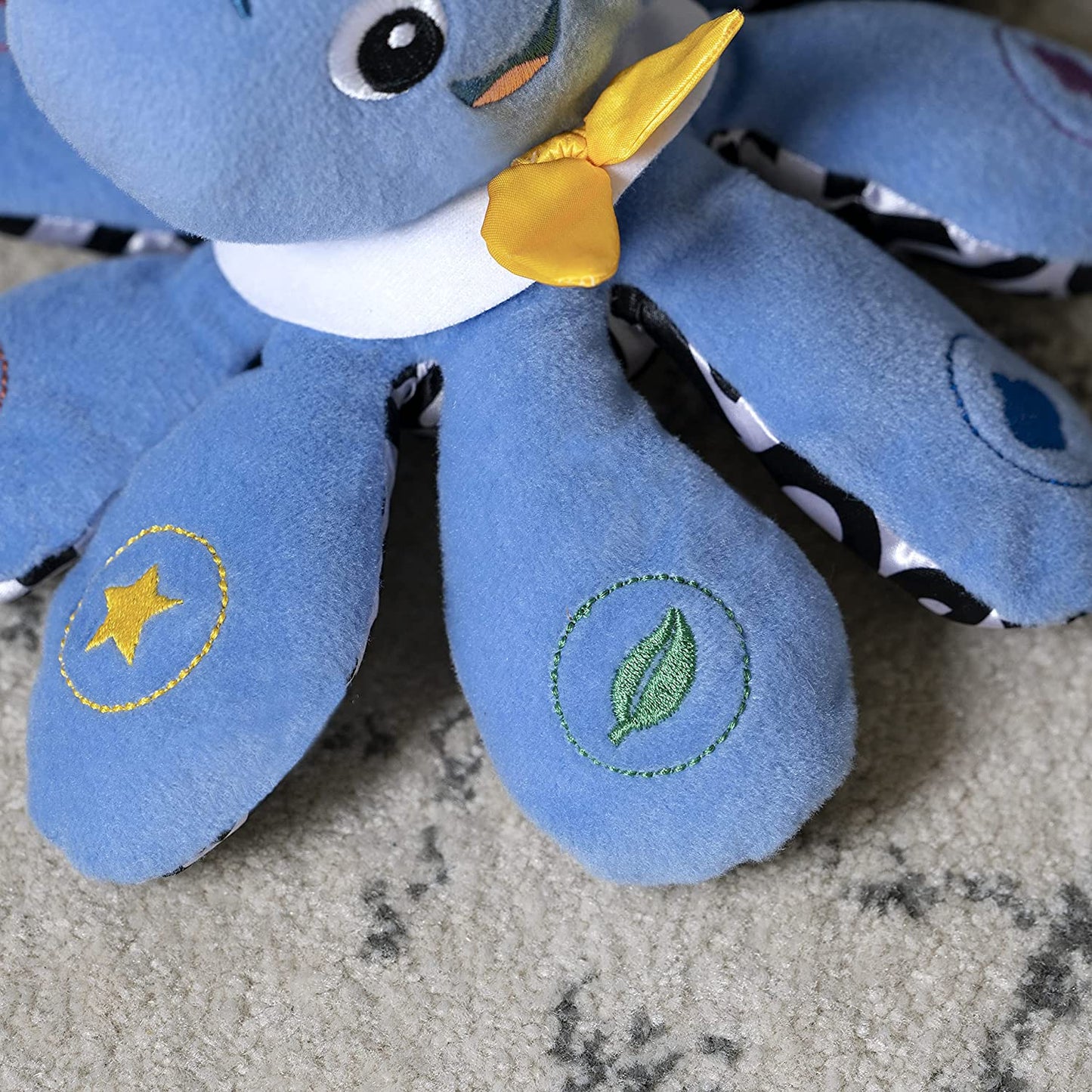 Octoplush Musical Huggable Stuffed Animal Plush Toy, Learn Colors in 3 Languages, Blue, 11" Age 3 Month and Up,